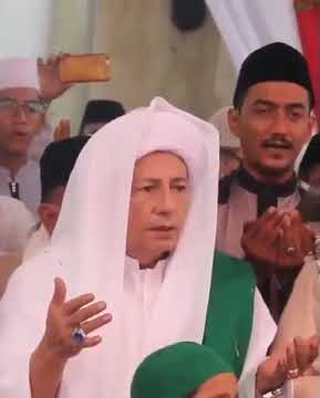 Sholawat Nabi Akbar - Habib Luthfi Bin Yahya