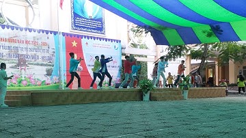 Nhảy Mashup cực vui - Lớp 12C2 - THPT Chuyên Phan Ngọc Hiển