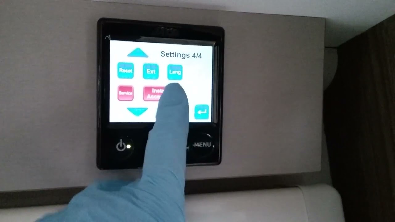 49018 Coachman 2022 VIP 460 Inside Handover