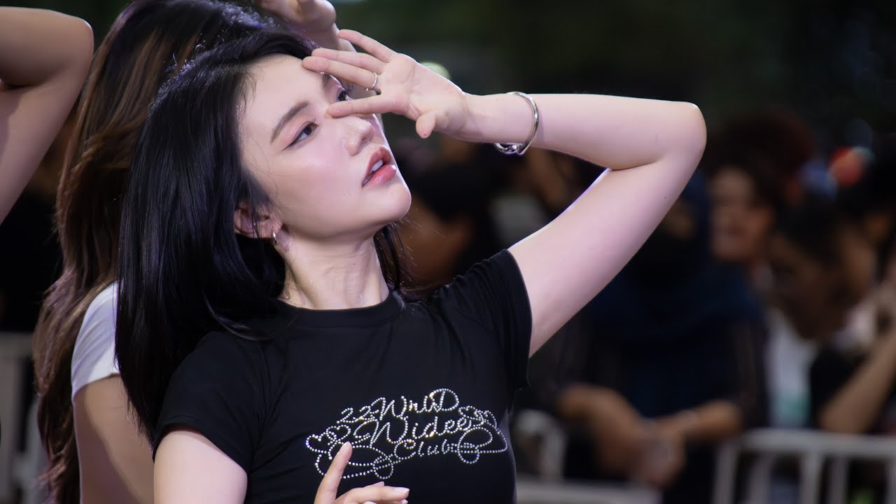 [FANCAM] 251214 Atom COSMOS - ไม่เคยฝันดี (never) @ #SiamMusicFest2025xCosmos