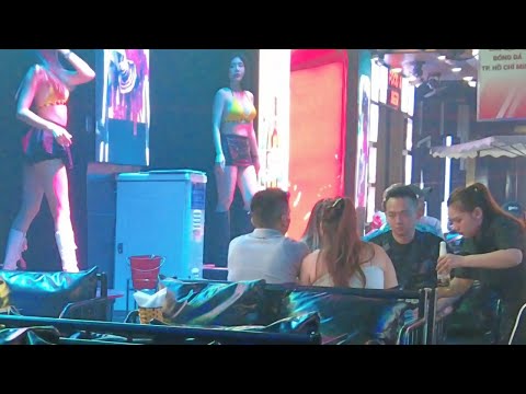 Nightlife in Ho Chi Minh Bar Street, Vietnam | 越南胡志明酒吧街的夜生活