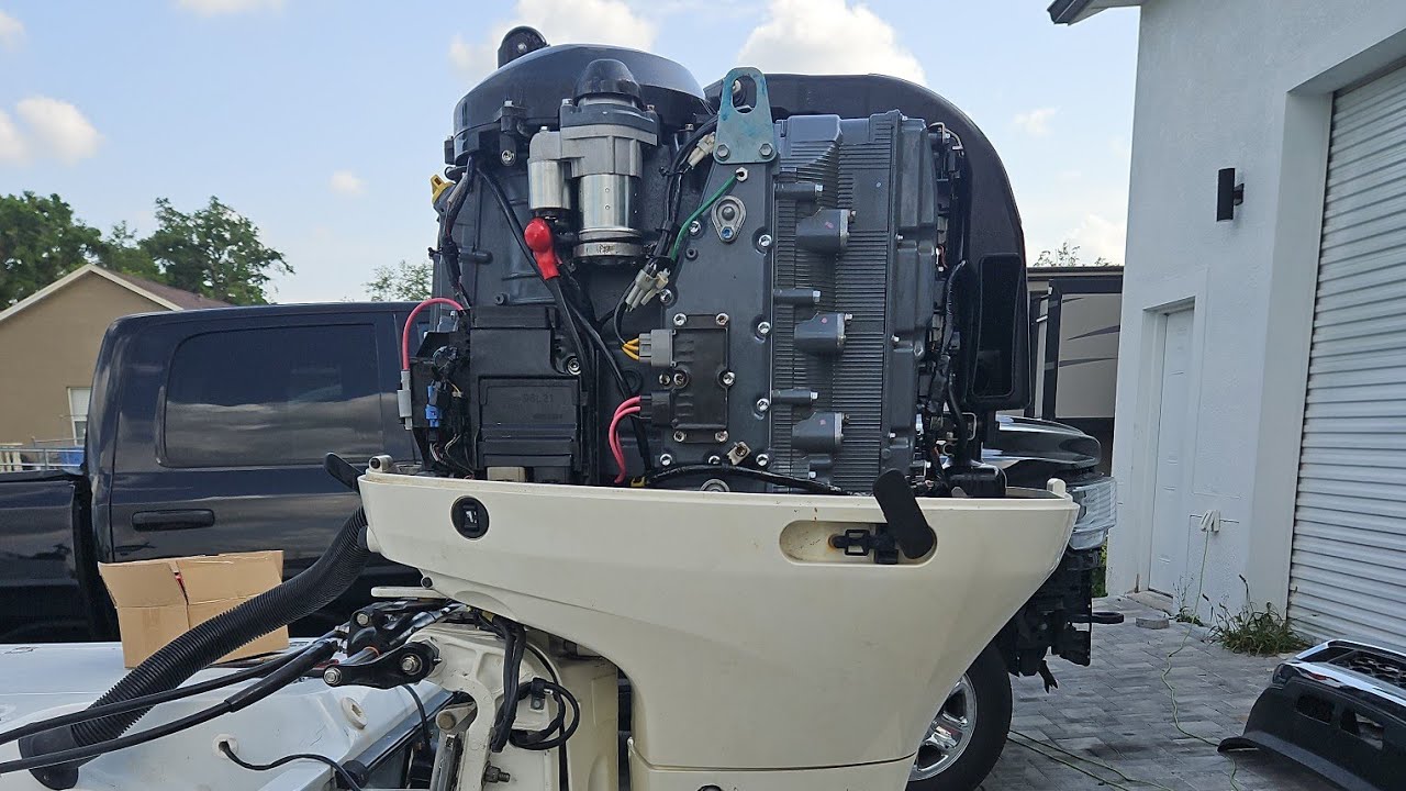 Suzuki Outboard DF200A Injectors Replacement