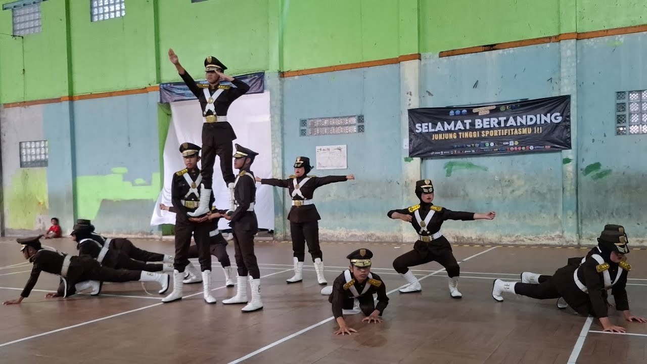 PASKIBRA SMPN 2 CIKAJANG A ' SANG JUARA UTAMA 1 LKBB PASSITAS DI SMA SITI AISYAH KADUNGORA GARUT 