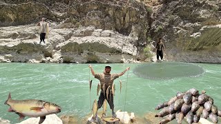 Fishing with a Net in a Mountain River 🐟| Nomadic Family Sells Fresh Fish to Buy Daily Essentials🌊