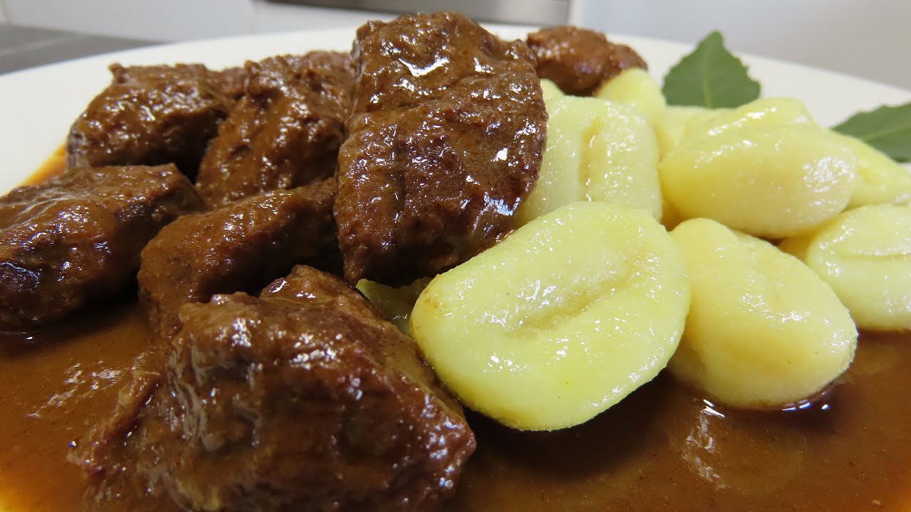 Как приготовить тушеную в красном вине оленину (кабана и оленя) — рецепт