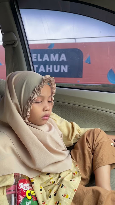 Kakak Azzaquira ngantuk berat 😬 #sleep #sleeping #sleepingbeauty #ngantuk