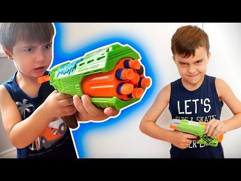 MARCOS PRETEND PLAY WITH NERF!! Mega Mastodon, Rapidstrike CS18, Roughcut e  Jolt 