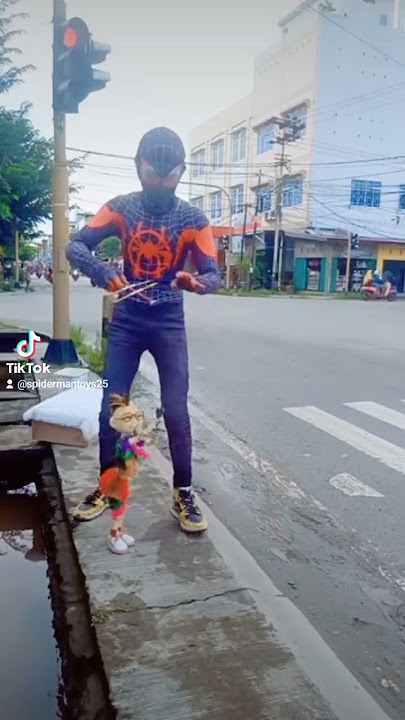 Spiderman Asik Jogetin Boneka No Comment 🤩 #viral #spiderman #marvel #jogetviral #seniman #hits