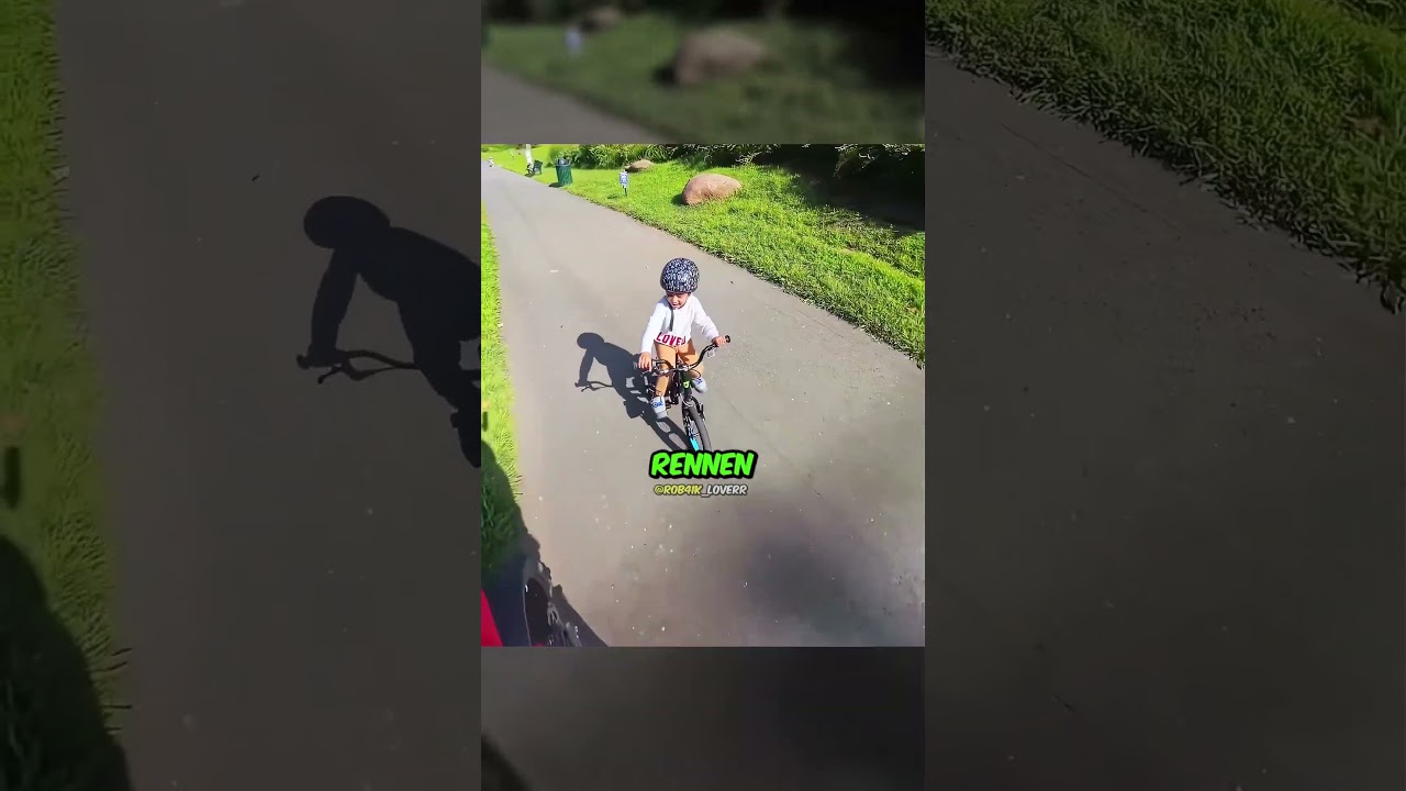 Ein Biker lieferte sich ein Rennen mit einem kleinen Jungen ❤️