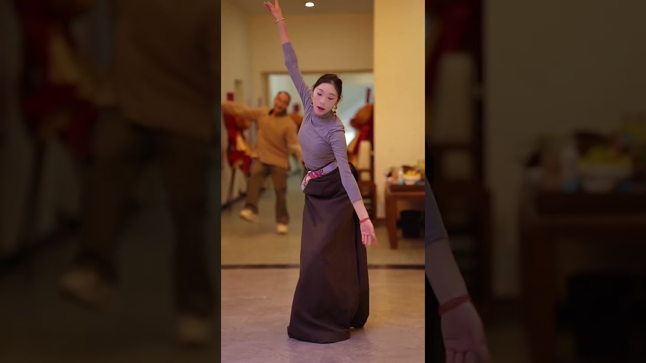 锅庄舞蹈 嘎绒姑娘