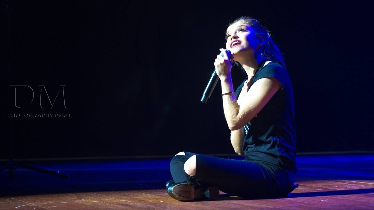 Karol Sevilla | Pensándote | #KarolFanExperience