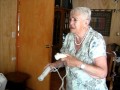 Abuela jugando Wii