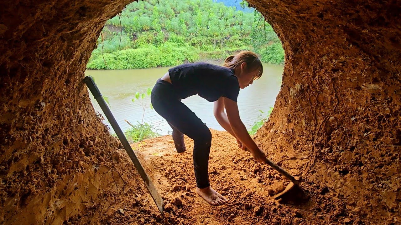 Full video; Build underground shelters and search for wild food in the rainforest