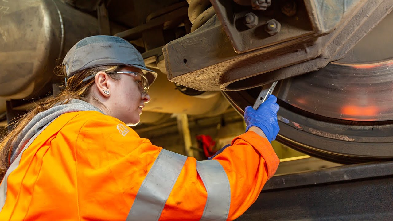 Scotrail Engineering Shauna - ScotRail engineering apprentice - YouTube
