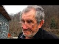 Stanko živi teško, ali pošteno: Sam sebe šamara kada pogriješi (VIDEO)