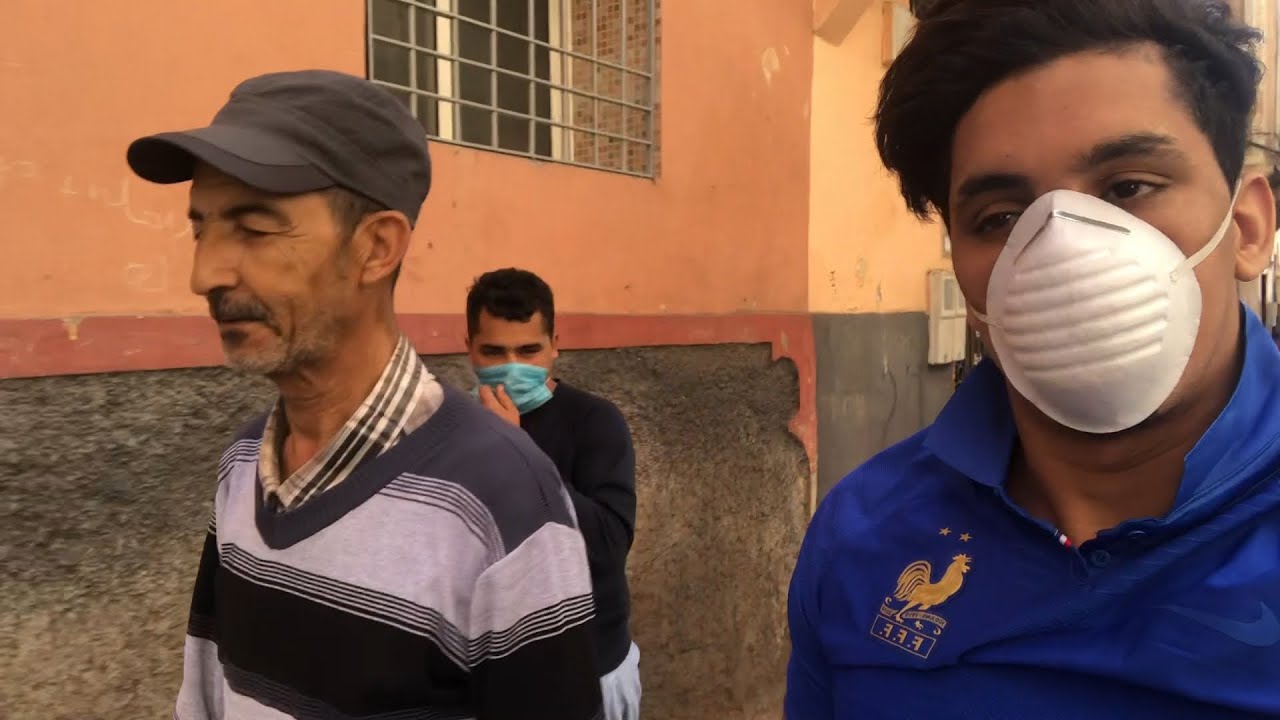 خرجت انا و خويا و لواليد باش نوجدو فطور ✅ واحد خونا كان باغي يضارب معايا شنو وقع 😂