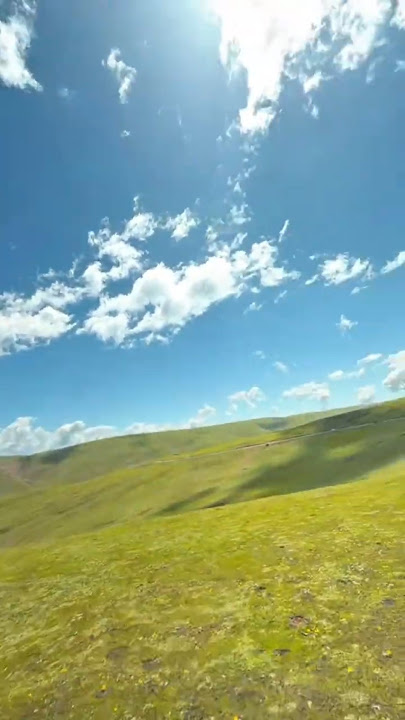 pria ini menemukan lokasi wallpaper windows  #windows2007 #wallpaper #teletubbies #bukitteletabis