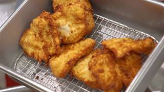 Here's How Chick-fil-A Makes A Perfectly Crispy Chicken Sandwich | Southern Living screenshot 1