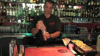 How To Make a Razzletini (Raspberry Martini)