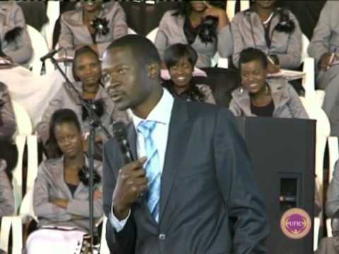 Prophet Makandiwa making you laugh!!! -- Mabhande kuwanda.