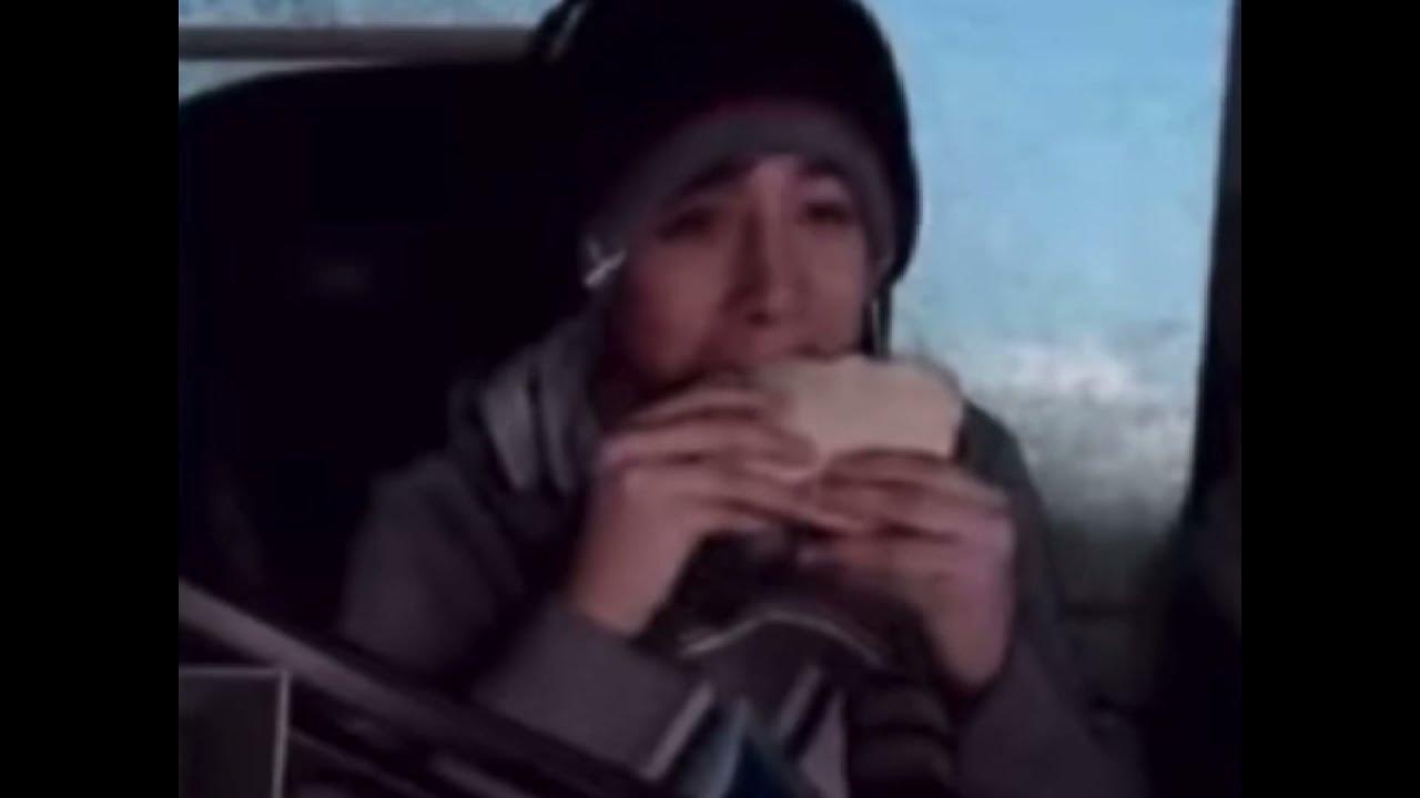 Quackity Crying While Eating Bread YouTube