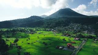 Download Lagu Woloan – Kayawu – Gunung Lokon | Lanskap Hijau Tomohon dari Udara MP3