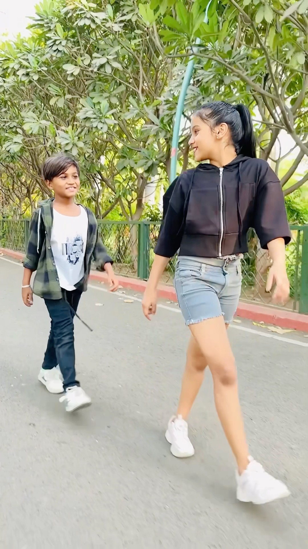 Dosto Hamari acting kaisi lagi?#nandini091013 #attitude #shorts #trending #viralvideo #youtube
