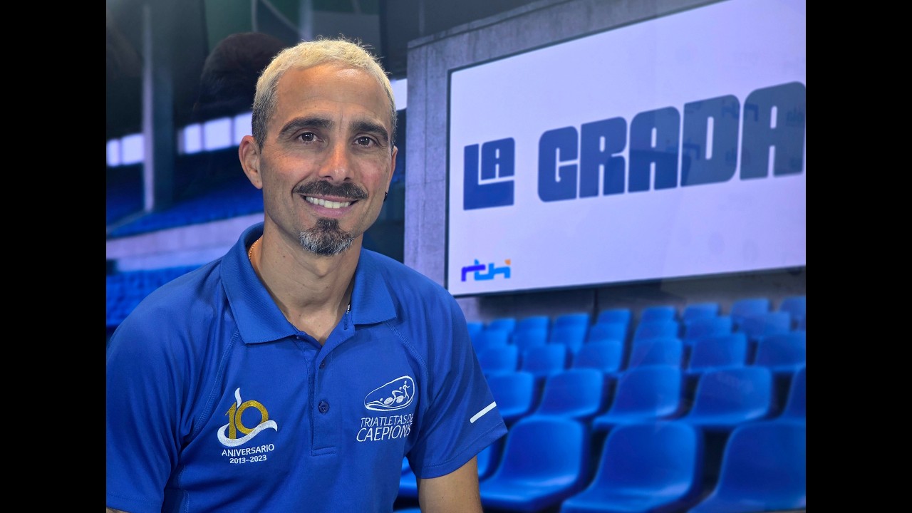 La Grada. Nico Ruiz distinguido en la gala del triatlón gaditano.