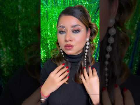 Diamonds On My Neck Shorts 