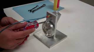 Oscillating one-cylinder engines run on HP air