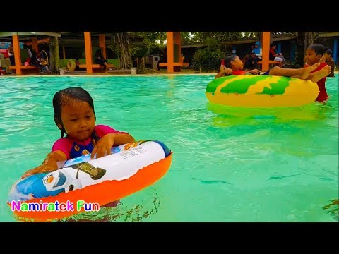 Mandi Bola Banyak Sekali & Naik Odong-odong Mobil Maina 