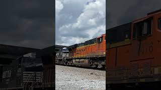 BNSF 7476 leads 284 with Ns 8101 trailing in Hiram, Ga