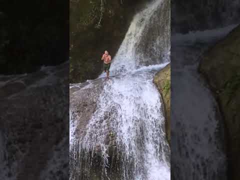 Tedly jumps at Bohol’s twin falls