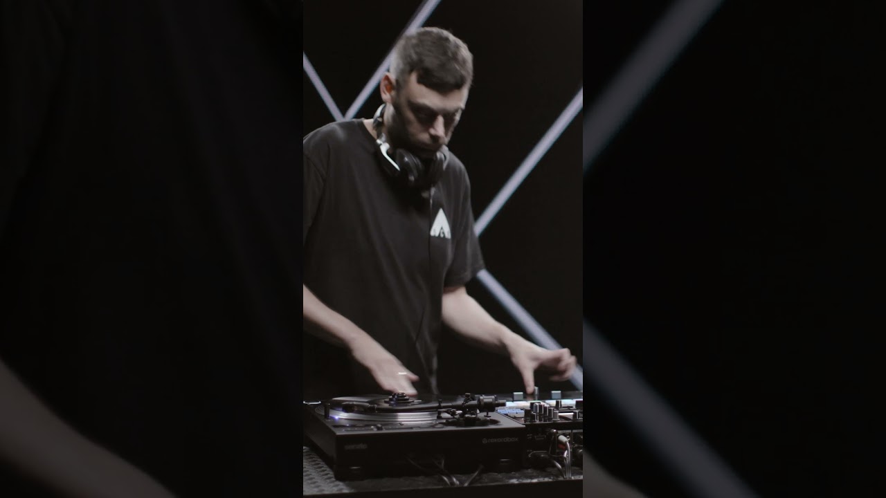 Pioneer DJ PLX-CRSS12 Professional Digital / Analogue Hybrid Turntable