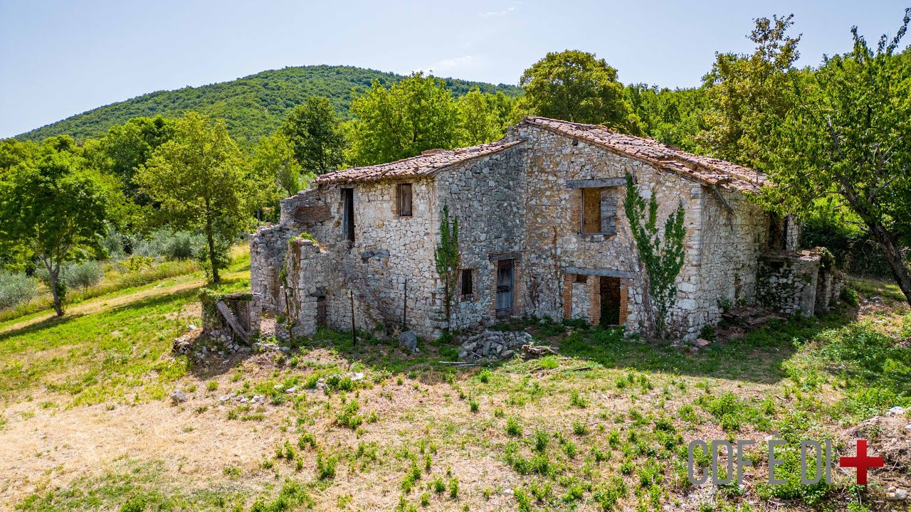Visita dell'immobile | Torricella in Sabina (RI), Italy | Casale da ristrutturare con terreno