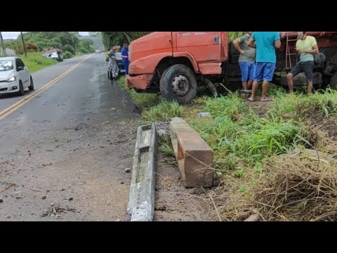 Um acidente envolvendo um caminhão caçamba foi registrado na rodovia SE-170 em Lagarto