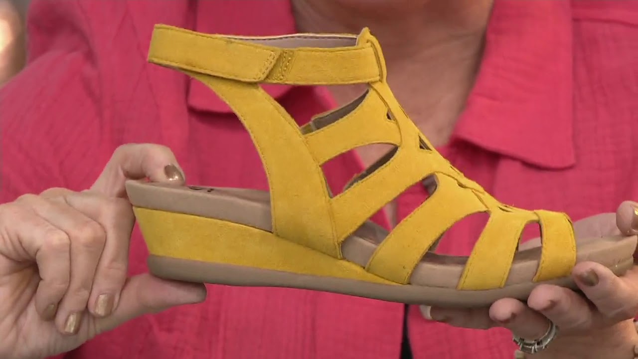 earth leather perforated wedge sandals