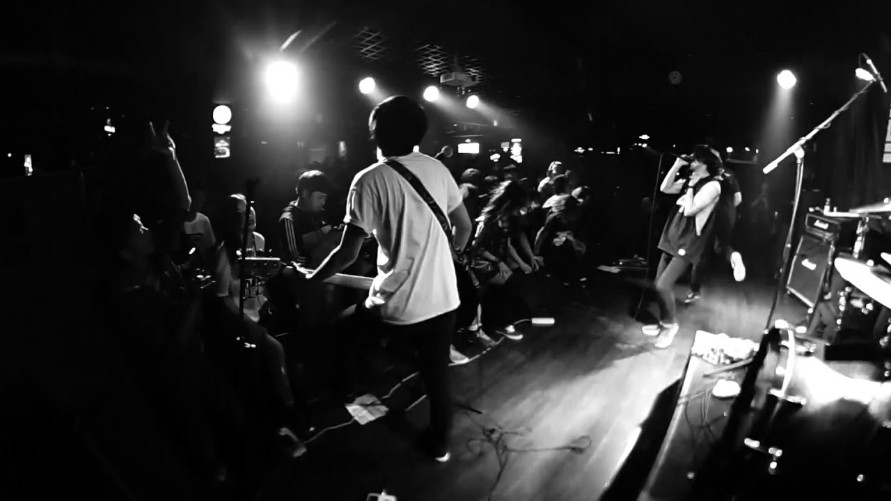 Ver Life Awaits - "Empty" (Official Live Video) en YouTube Ver Life Awaits - "Empty" (Official Live Video) en YouTube
