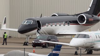 Gulfstream G-Iv Arrives From Charlotte - Look Whos Coming Off The Plane