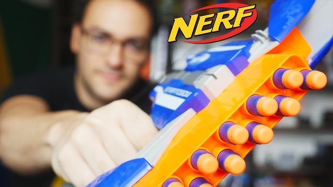 NERF ZOMBIE STRIKE!! Realidade Americana & Familia Brancoala 