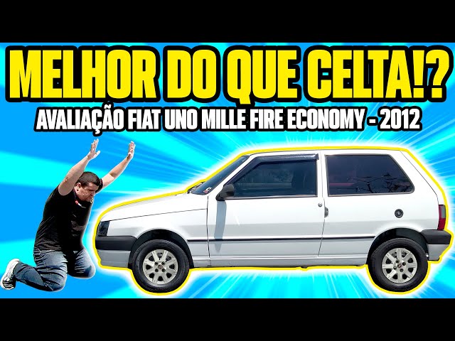 Carro semelhante ao Fiat Uno é cortado ao meio