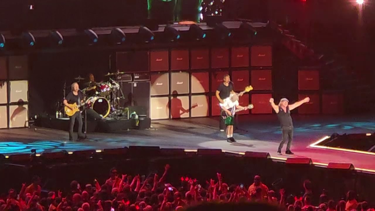AC/DC - “Rock 'n' Roll Train” Live in Tampa 2025