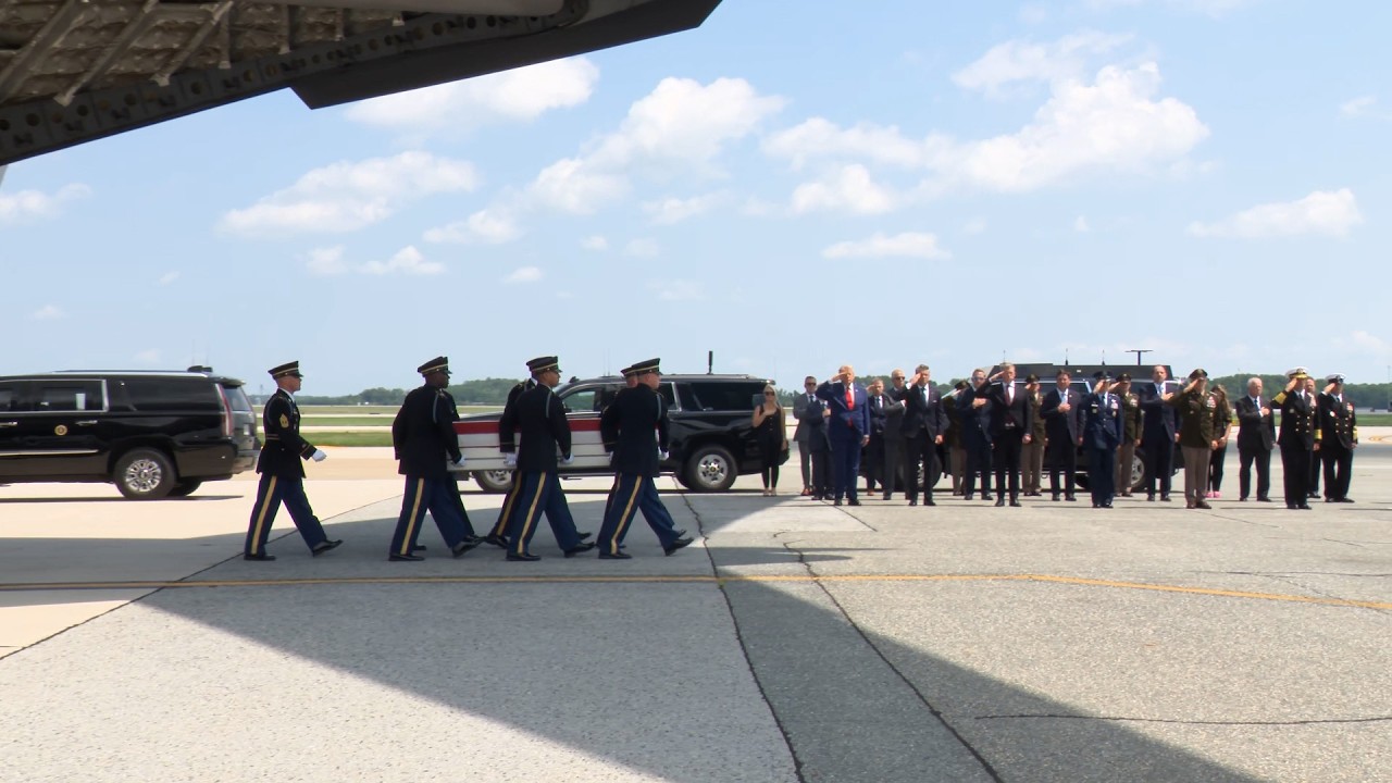 トランポリン大統領　　様 President Trump Attends a Dignified Transfer, Jul. 22, 2026 – The