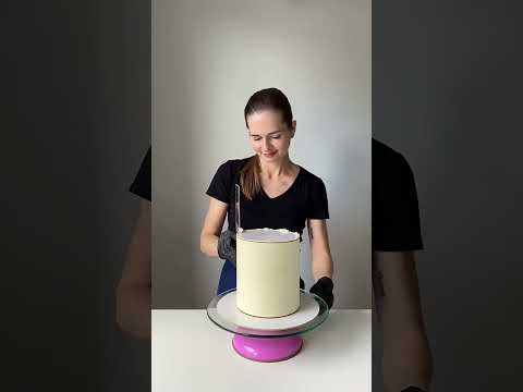Трёхъярусный свадебный торт🔥 Как думаете, сколько кг вышел торт?