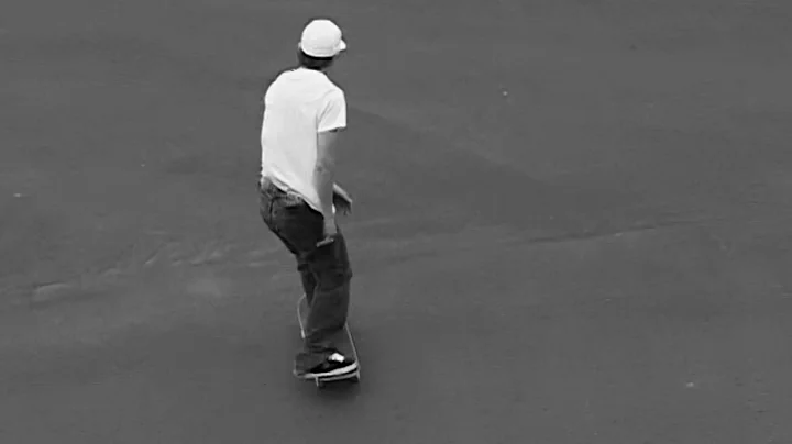 Black & White: Lindsey Robertson (2007)