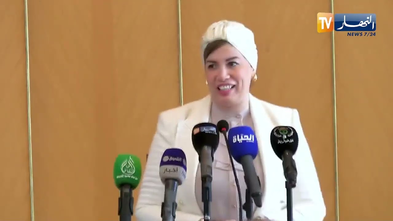 تسليم و إستلام المهام بين صورية مولوجي وزهير بللو على رأس وزارة الثقافة