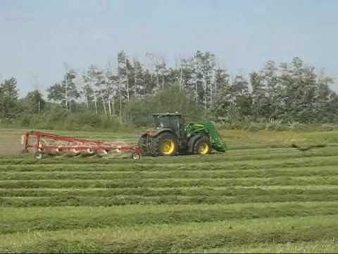 Antagelse Forebyggelse Har lært John Deere 7630 raking Alfalfa Silage on GPS - YouTube