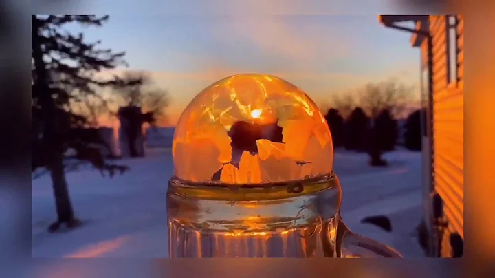 Minnesota Photographer Creates Cool Sunset Effect With Flash-Freezing Bubbles