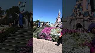 Disneyland paris dream and shine brighter show