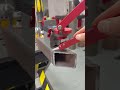 45 度の切断線を書きます。角パイプも丸パイプも異形パイプも使えます。製品名：Strong Hand Tools - Round Contour Marker(RCM100)